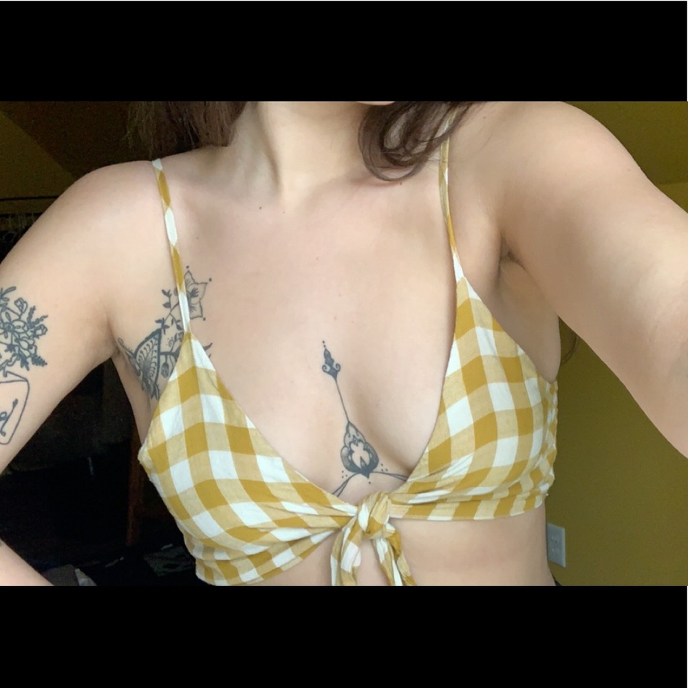 Yellow gingham top!